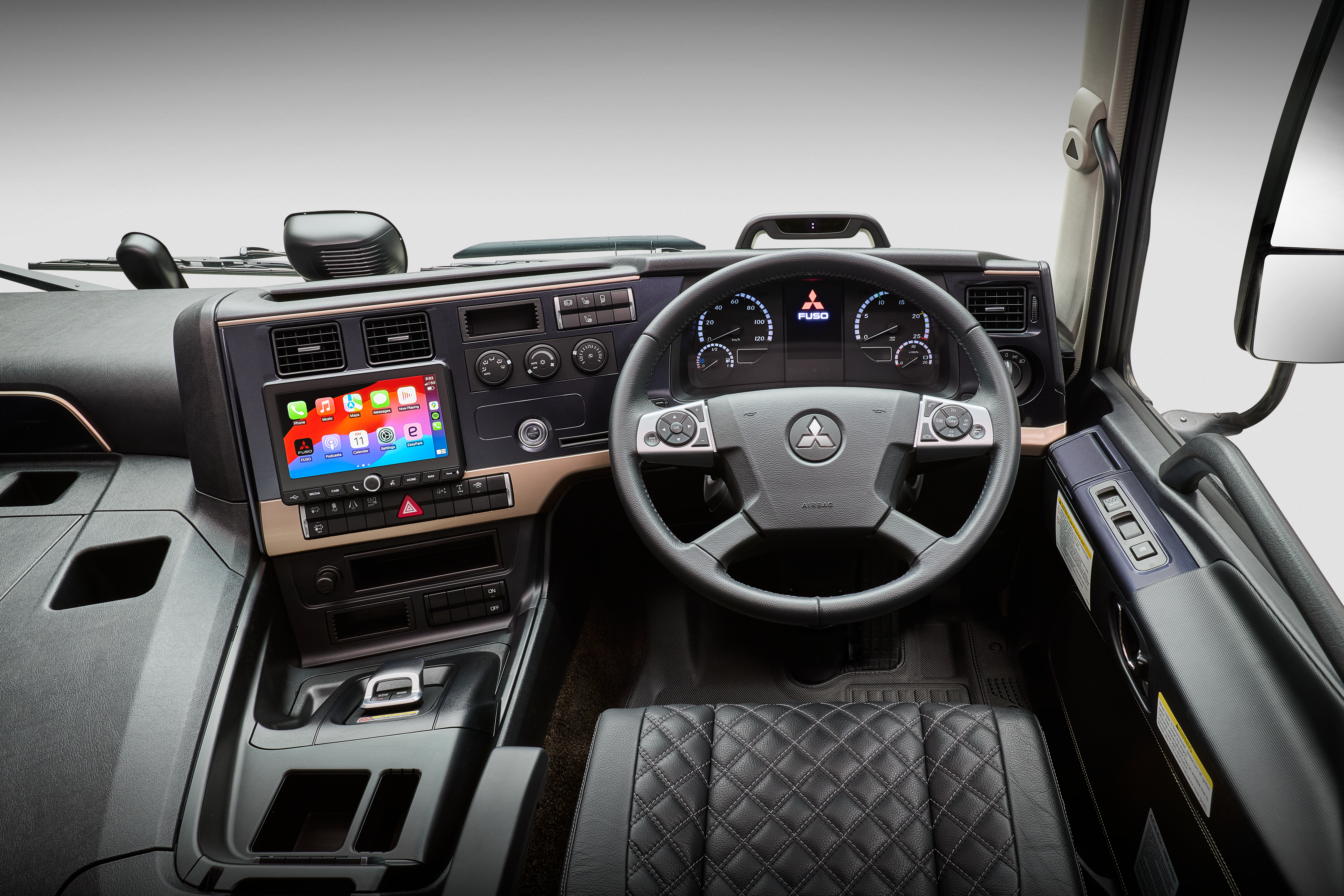 A4AB5FE3 MY24 Shogun 530 Interior Driver POV.png