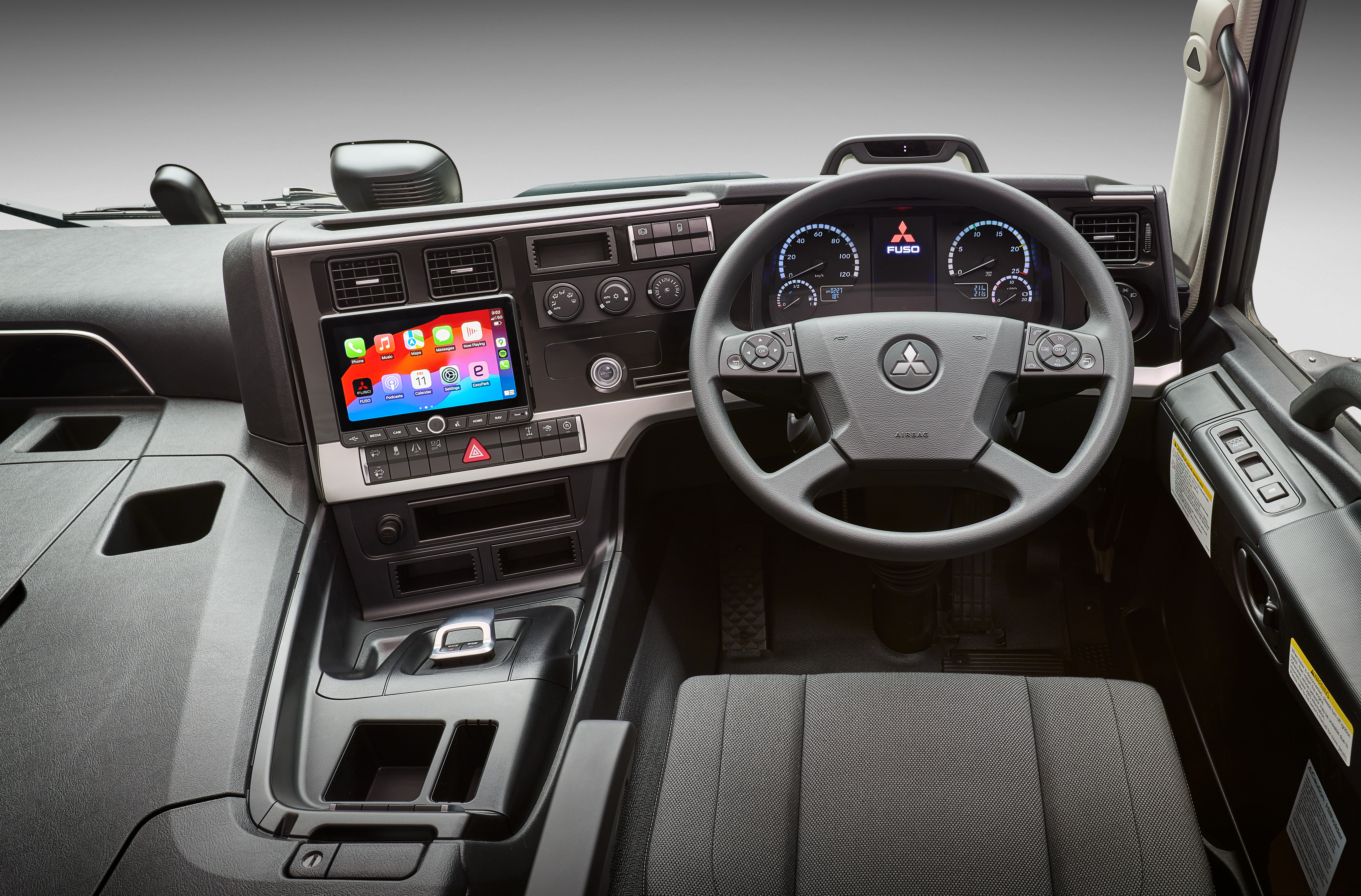 5B12B8CE MY24 Shogun 460 and 400 Interior Driver POV.png