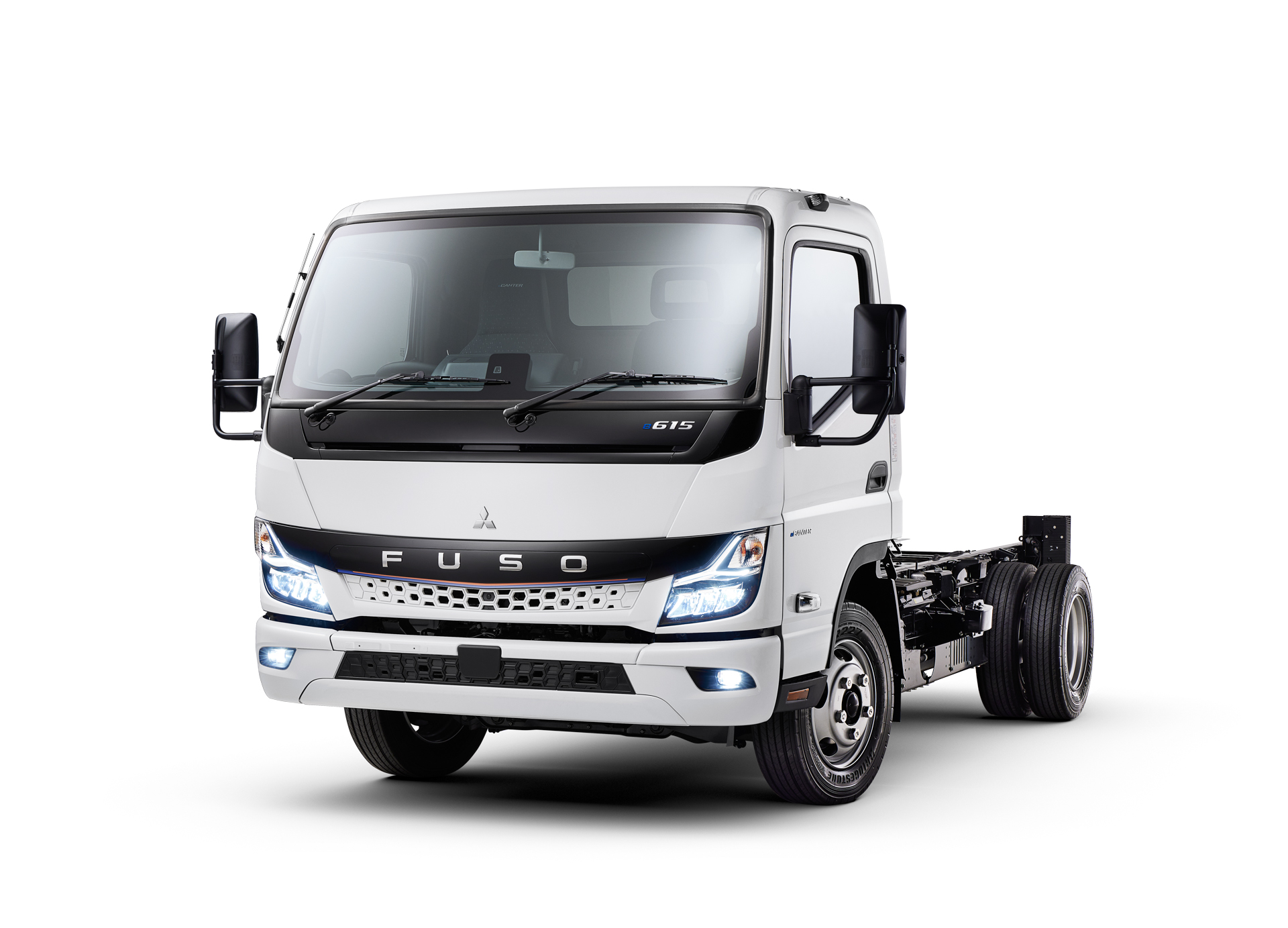 MY25_FUSO_eCANTER_615WideCab_Front34LHS_RGB_FA.jpeg