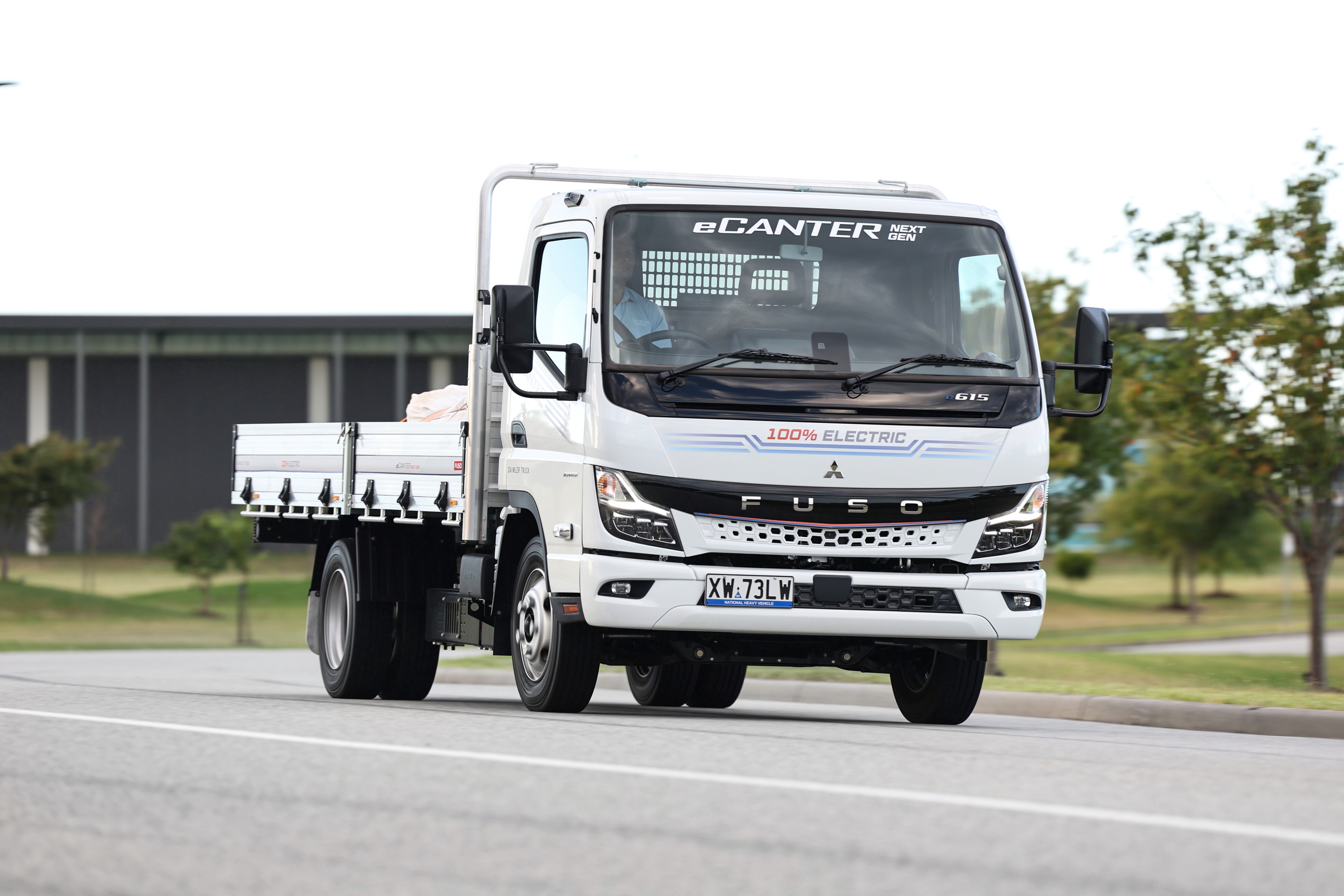 4A3A3066 eCanter 615 Wide Alloy Tray.jpg