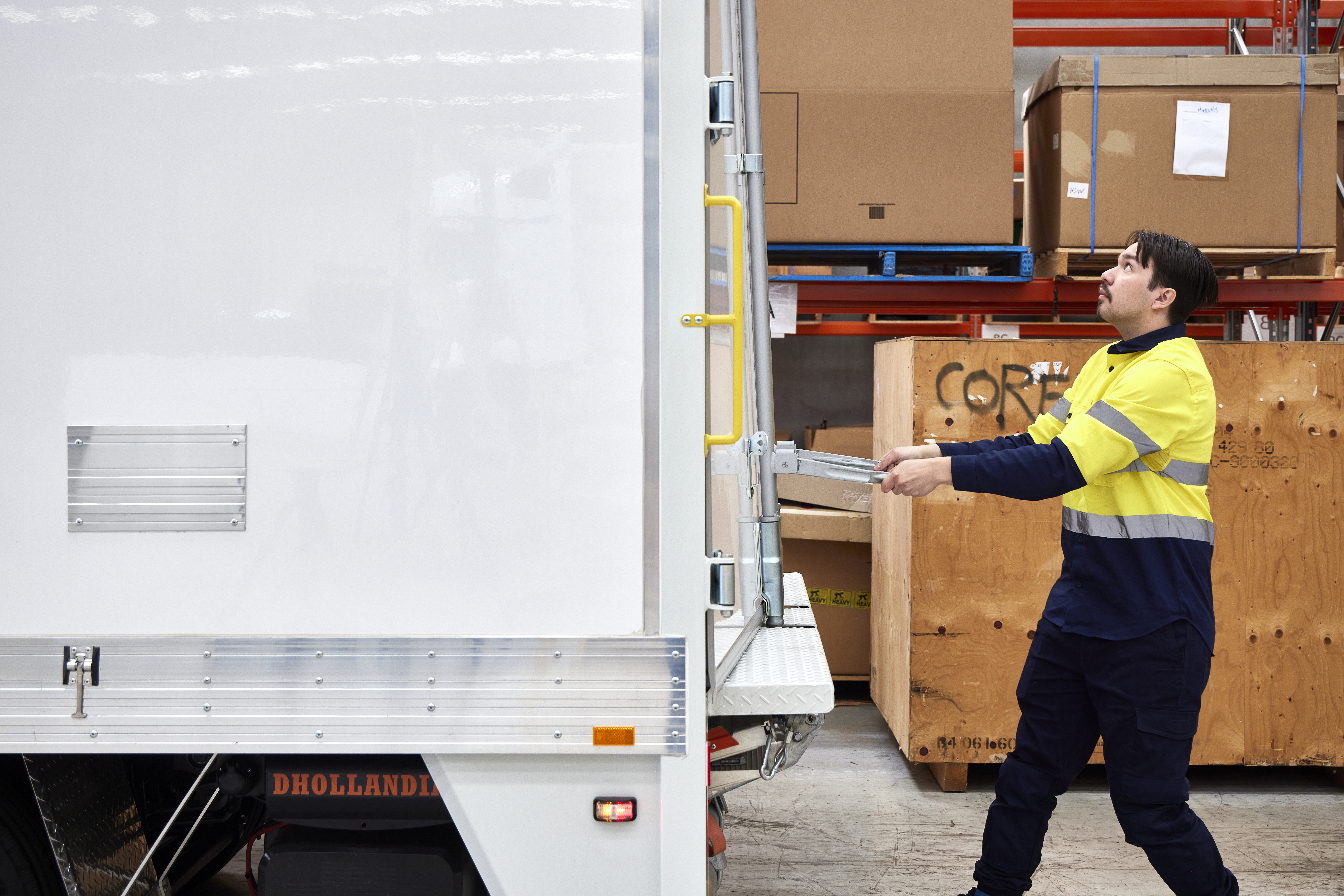 6C1D6DC6 Canter 515 Wide Pantech 23.jpg